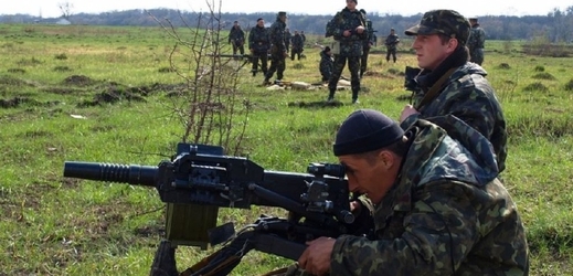 Ukrajinští vojáci v bojích na východě Ukrajiny.