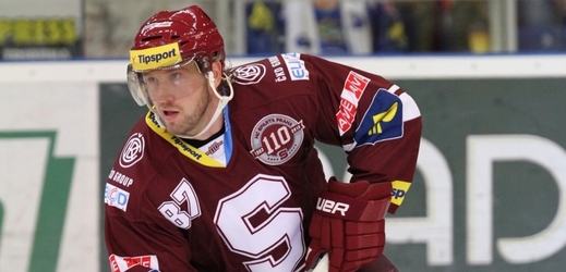 Nejproduktivnější hráč uplynulého ročníku hokejové extraligy Petr Ton bude v příští sezoně hráčem Komety Brno.
