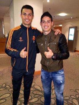 James Rodríguez se svým hrdinou a novým spoluhráčem Cristianem Ronaldem.