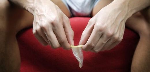 Upravené australské kondomy dokážou zabíjet HIV (ilustrační foto).
