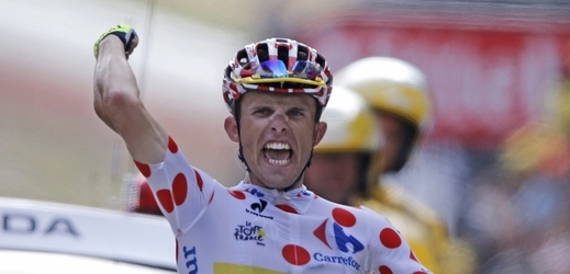 Sedmnáctou etapu Tour de France se čtyřmi náročnými stoupáními vyhrál polský cyklista Rafal Majka. 