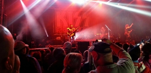 Včerejší vystoupení kapely Kiss Forever Band na Benátské!
