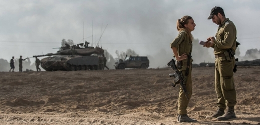 Izraelští vojáci na hranici s Gazou.