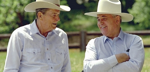 Gorbačov a Reagan roku 1992.