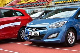Prvoligové kluby dostanou více než stovku vozů Hyundai.