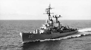 USS Turner Joy (na snímku) a USS Maddox byly 4. srpna 1966 napadeny fantomy.