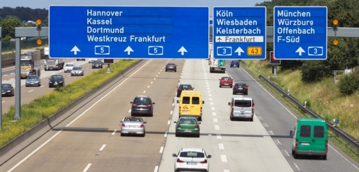Plán na zpoplatnění silnic v Německu prý porušuje pravidla EU (ilustrační foto).