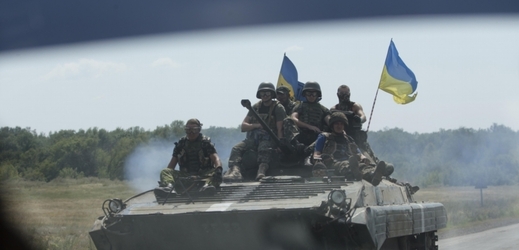 Ukrajiští vojáci na BVP.