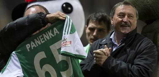 Hnutí Nezávislí pro Prahu 10 navrhlo bývalého fotbalistu Antonína Panenku.