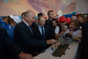 Putin při návštěvě Voroněžské oblasti.