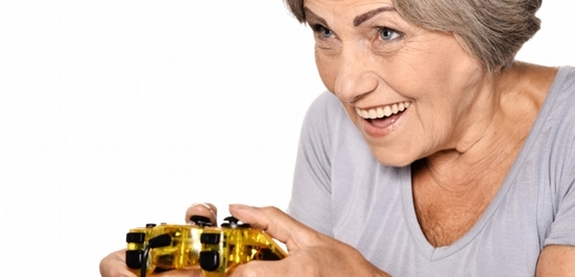 Hraní počítačových her může mít u starších osob pozitivní dopady.
