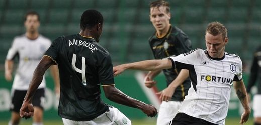 Momentka ze zápasu mezi Legií Varšava a Celticem.
