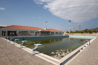 Olympijský tréninkový bazén zeje od roku 2004 prázdnotou.