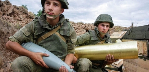 Dělostřelci - konflikt na Ukrajině (ilustrační foto).