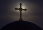 Kříž na nedokončené katedrále Krista Spasitele v kosovské Prištině. (Foto: ČTK/AP)