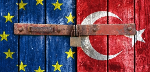 Před Turkem zavřít brány EU na petlici...