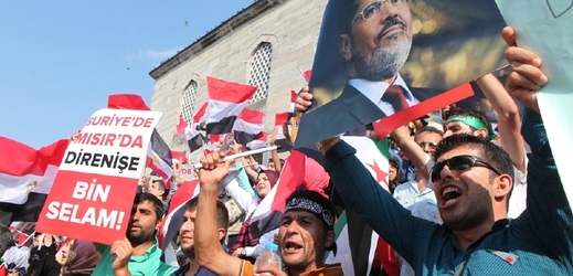 Demonstrace islamistů v Káhiře.