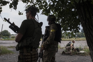 Ukrajinští vojáci u linie bojů se separatisty.