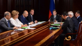 Medveděv ukládá své vládě ekonomické úkoly.