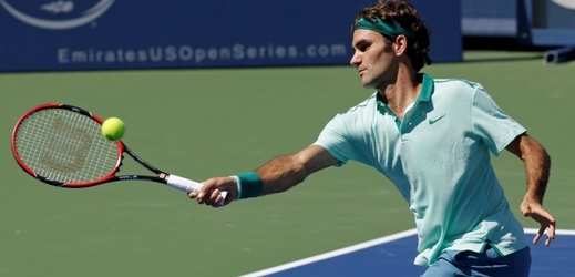 Federer postoupil na turnaji v Cincinnati do semifinále.