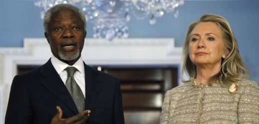 Zpravodajská služba prý nezáměrně nahrála rozhovor mezi Hillary Clintonovou a Kofi Annanem.