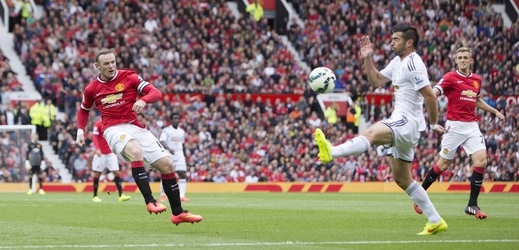 Wayne Rooney, kapitán Manchesteru, se sice trefil, tým ale prohrál.