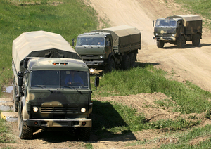 Kolona ruských vojenských aut.
