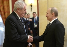 Jedno z prozatím posledních setkání Miloše Zemana s Vladimirem Putinem.