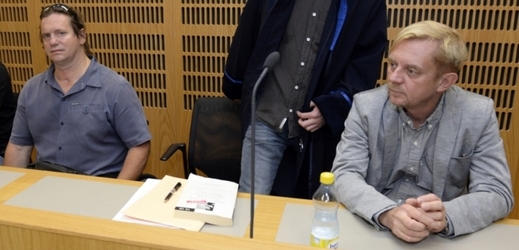 Soud s herci Petrem Čtvrtníčkem a Janem Potměšilem byl odročen na 14. října.