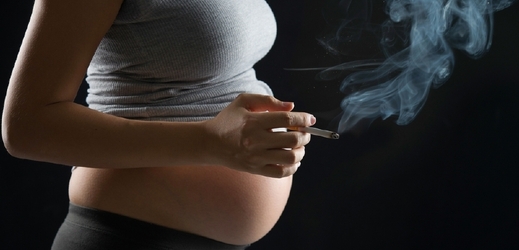 Kouření v těhotenství může mít dopad na vnoučata, zjistila studie.