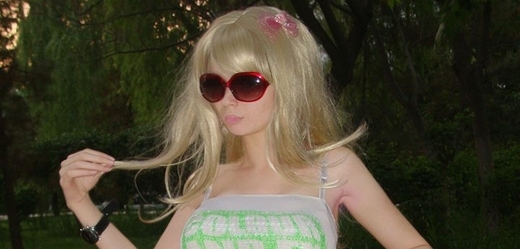 Živá Barbie Lolita Richi.