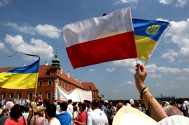 Proukrajinská demonstrace ve Varšavě (červenec 2014).