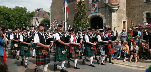 Skotské slavnosti ve francouzském městečku Aubigny-sur-Nère.