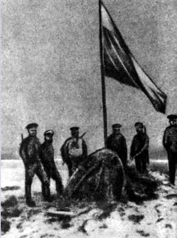 Carské Rusko vztyčuje vlajku na Wrangelově ostrově roku 1911.