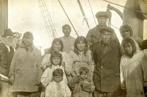 Američtí osadníci vystěhovaní Rusy z Wrangelova ostrova roku 1924.