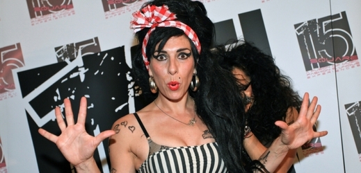 Zpěvačka Amy Winehouseová.