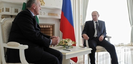 Ruský a abchazský prezident (2012).