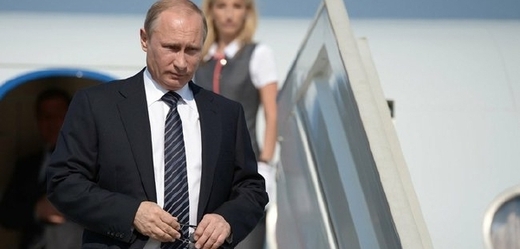 Prezident Putin po příletu na Krym (srpen 2014).