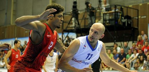 Čeští basketbalisté v Portugalsku udolali domácí výběr 75:61.