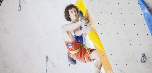 Sportovní lezec Adam Ondra vyhrál poprvé mistrovství světa v boulderingu a do své sbírky přidal už šestou medaili ze světových šampionátů.