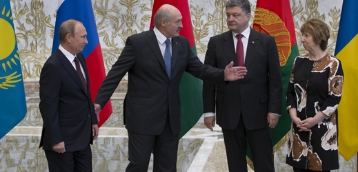 Putin, Lukašenko, Porošenko a Ashtonová v Minsku.