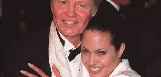 Angelina s otcem v době, kdy jejich vztah ještě fungoval.