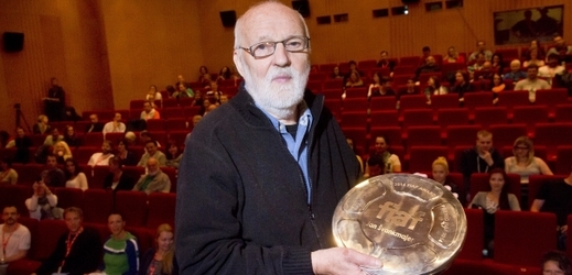 Na letošním karlovarském festivalu převzal Jan Švankmajer cenu Mezinárodní federace filmových archivů (FIAF).