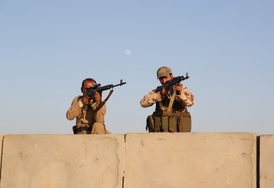 Západ chce vyzbrojit irácké Kurdy proti radikálům.