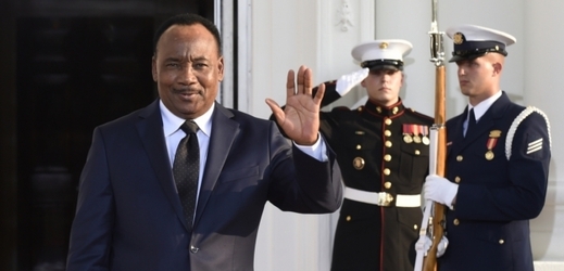 Mahamadou Issoufou, prezident Nigeru, má nový boeing za desítky milionů dolarů.