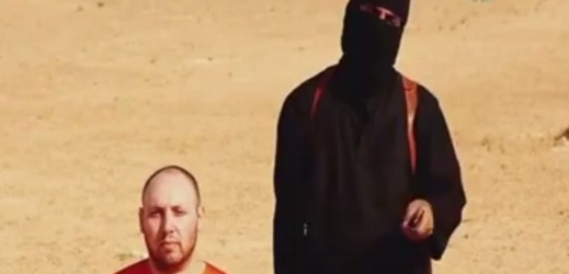 Islamisté zveřejnili video s údajným stětím Stevena Sotloffa.