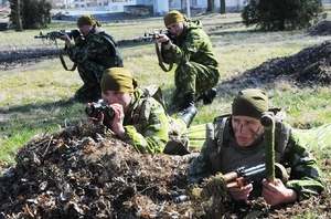 Ukrajinští vojáci v posledních dnech hlavně ustupují, pokud nejsou v obklíčení.