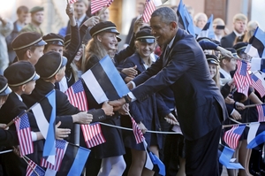 Nadšené vítání prezidenta Obamy v Estonsku.