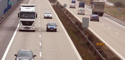 Mýto by v Německu měli platit řidiči osobních aut jen na dálnicích a silnicích I. třídy (ilustrační foto). 