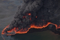 Foto ropné havárie v Mexickém zálivu v roce 2010.